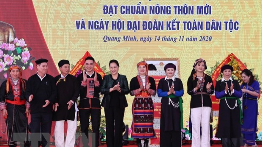 Top legislator attends great national solidarity festival in Yen Bai